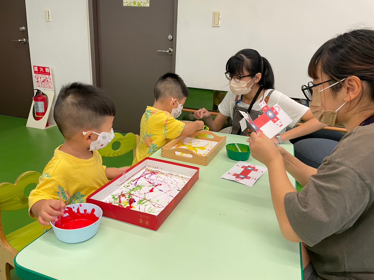 親子活動-認知：益智區：顏色變變變