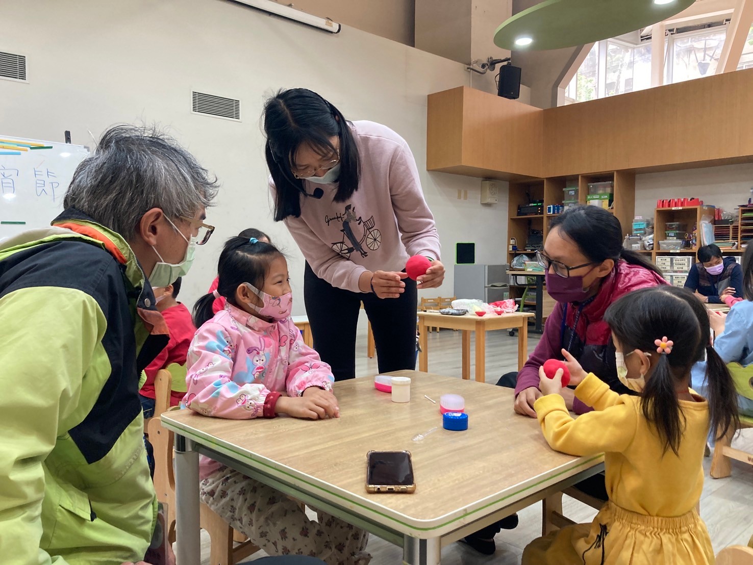 親子活動-美感：輕黏土：美味餐點