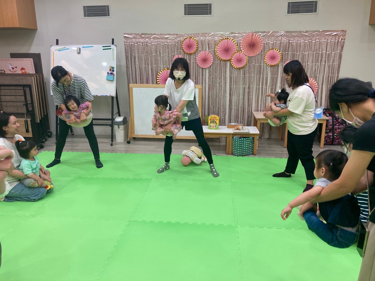 親子活動-體能：寶寶瑜珈按摩~寶寶愛運動