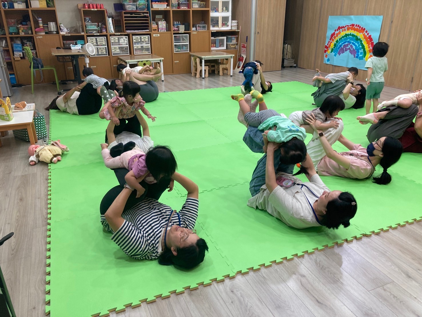 親子活動-體能：寶寶瑜珈按摩~寶寶愛運動