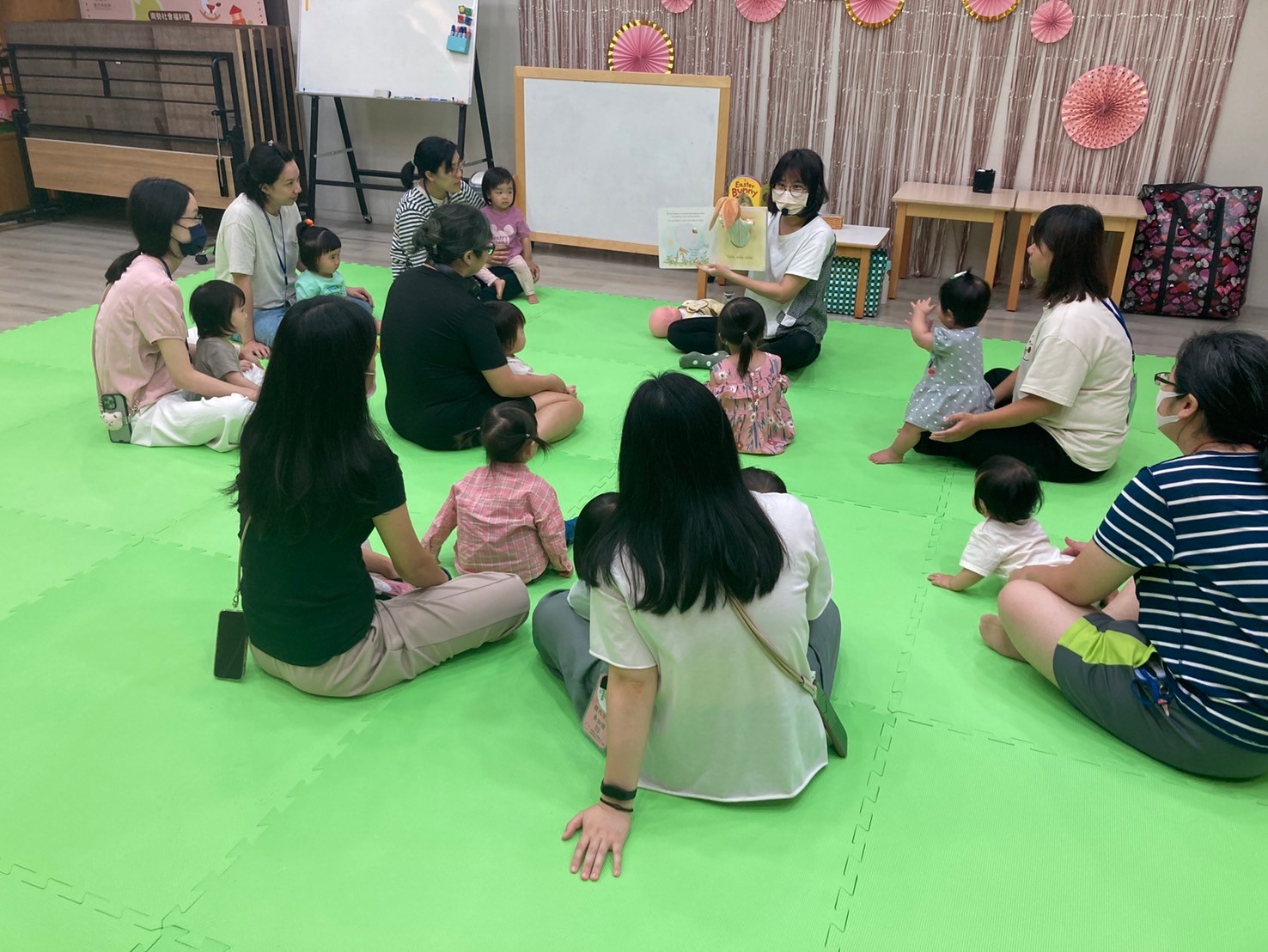 親子活動-體能：寶寶瑜珈按摩~寶寶愛運動