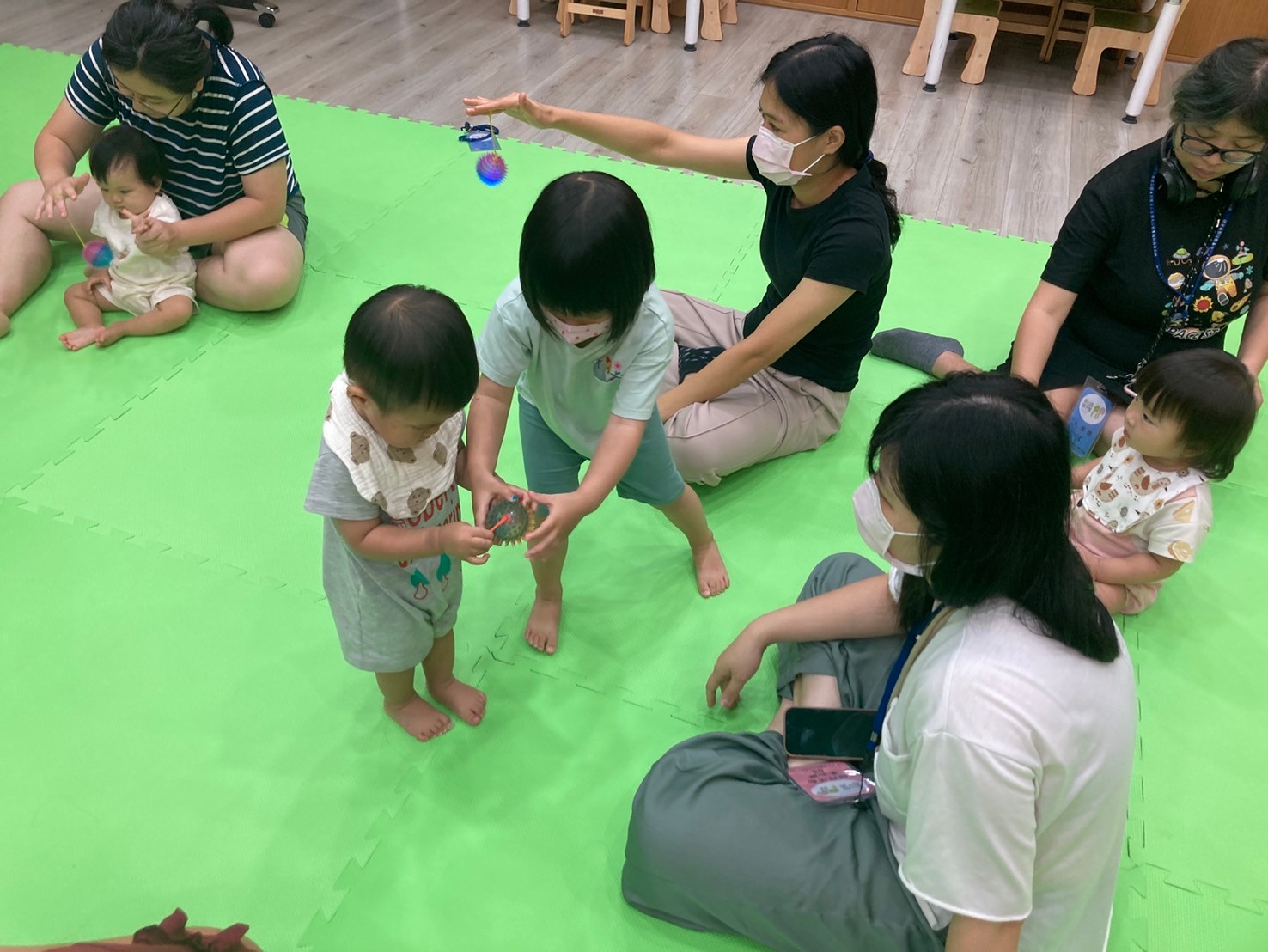 親子活動-體能：寶寶瑜珈按摩~寶寶愛運動