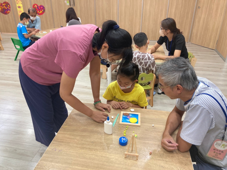 親子活動-美感：輕黏土：坐著熱氣球去旅行