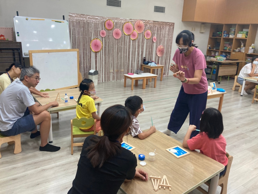 親子活動-美感：輕黏土：坐著熱氣球去旅行