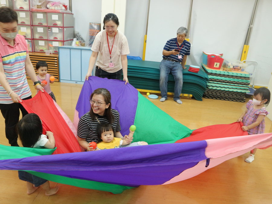 1150807(2)親子遊戲：baby來動一動—熊的小花園