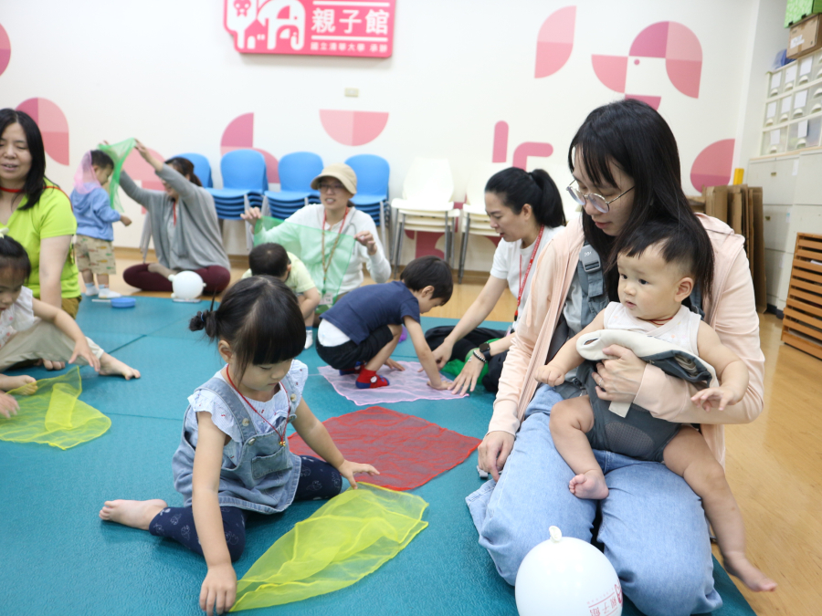 1150429(1)親子遊戲：彩色絲巾