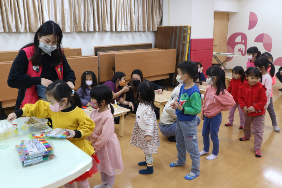 1130121(2)繪本時間：祥獅賀春筆袋