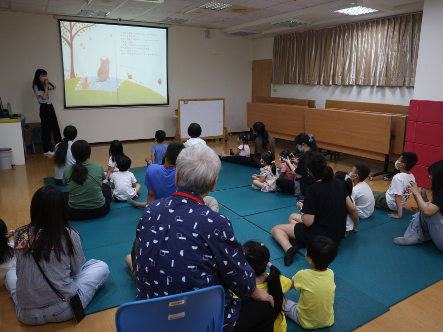 1130731(1)繪本時間：蘋果飛走了