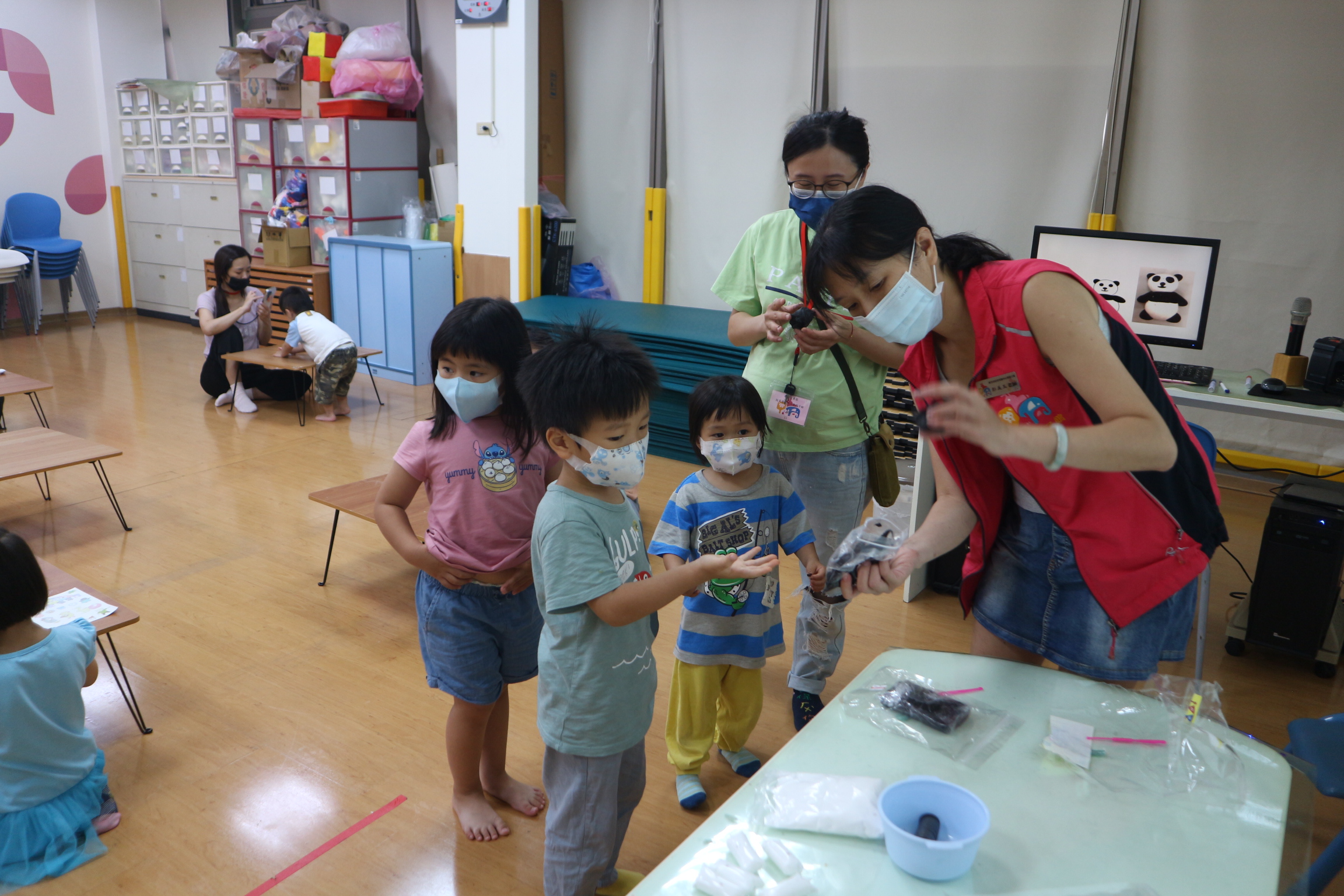 1120804(2)繪本時間:貓熊澡堂