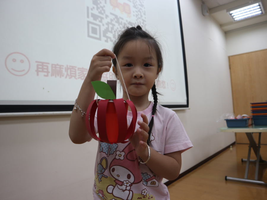 1130814(2)繪本時間：蘋果飛走了