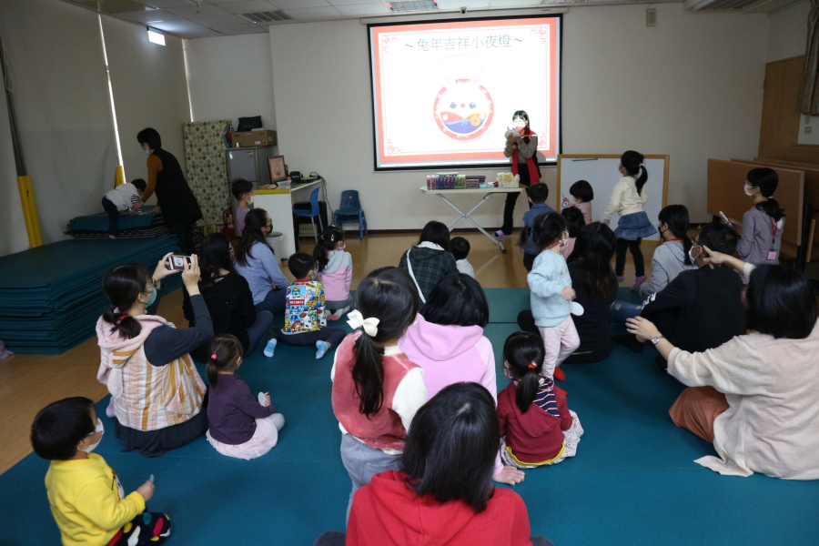 1120110(2)繪本時間：過新年－兔年吉祥小夜燈