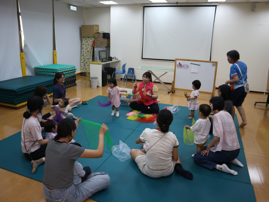 1150415(1)親子遊戲：彩色絲巾