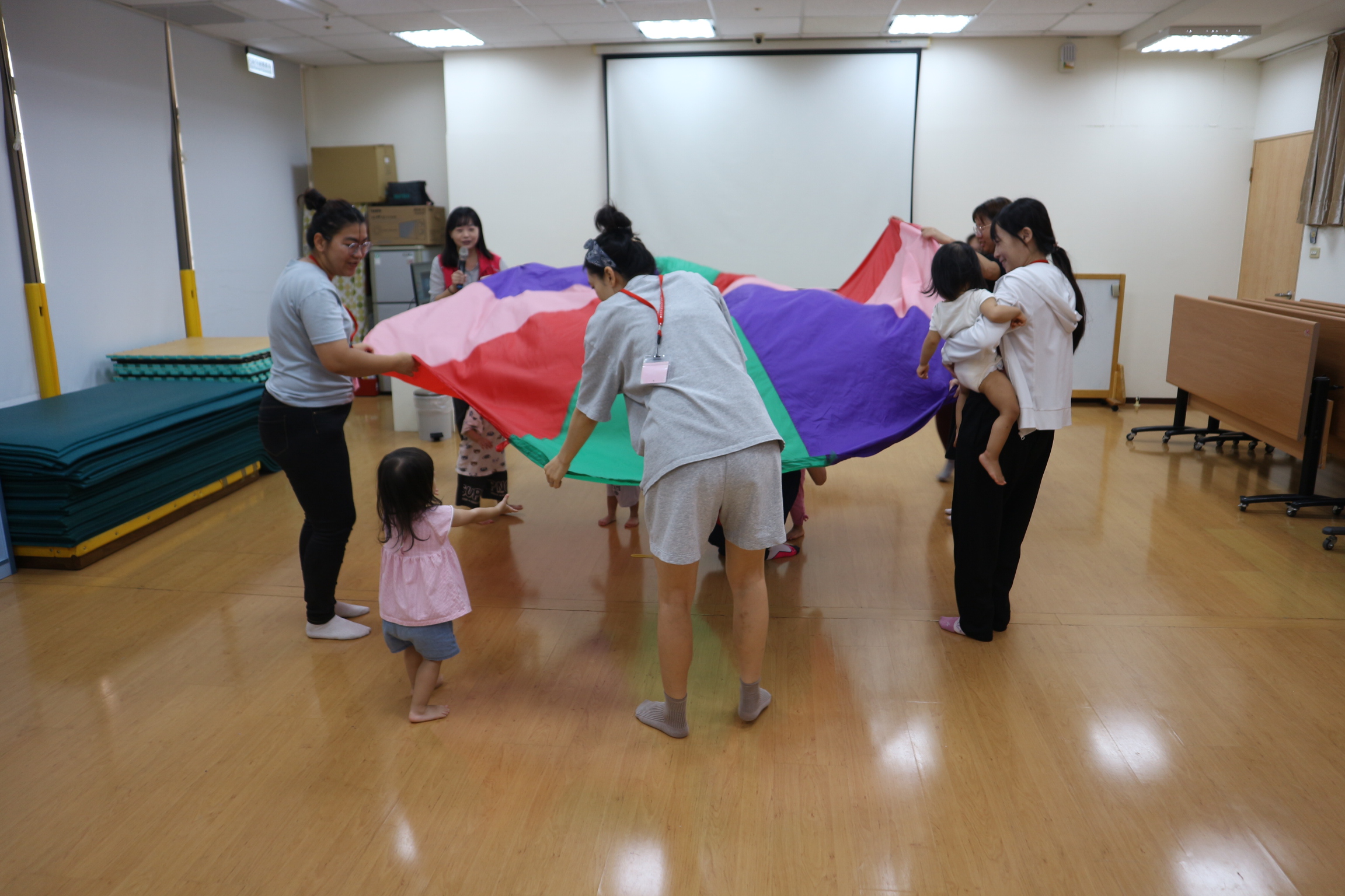 1141001(2)繪本時間：小小鳥兒要學飛