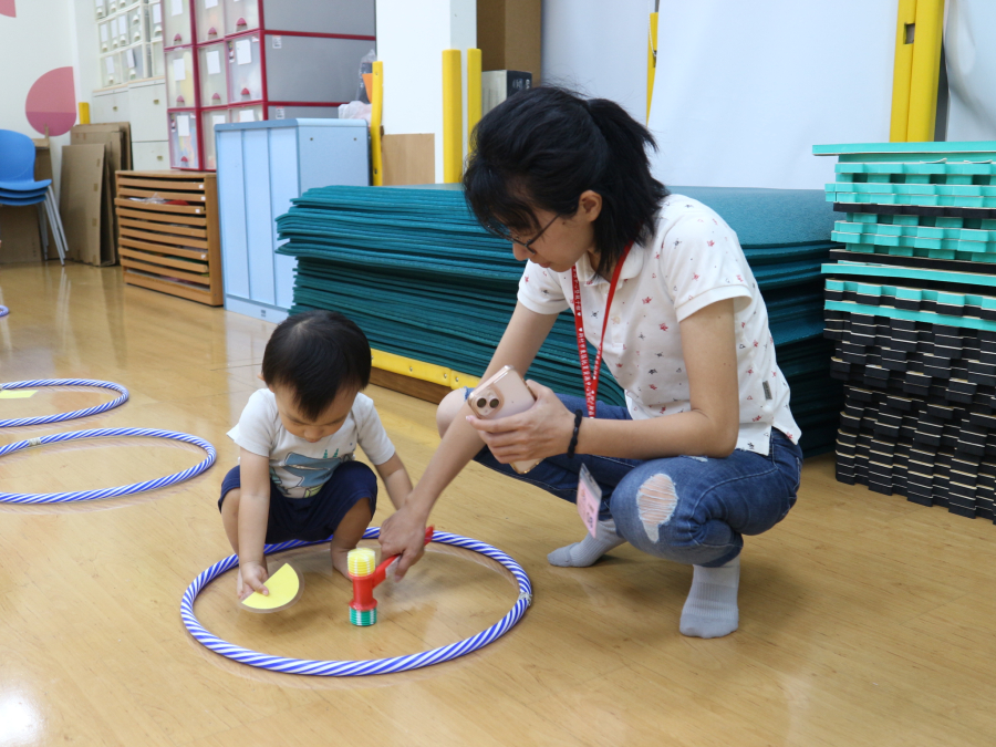 1150416(1)親子遊戲：baby來動一動—形狀大風吹