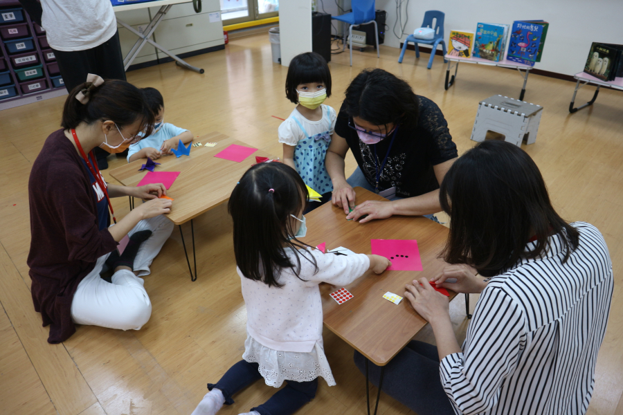 1110318(1)繪本時間:客語繪本-好忙的鳥兒