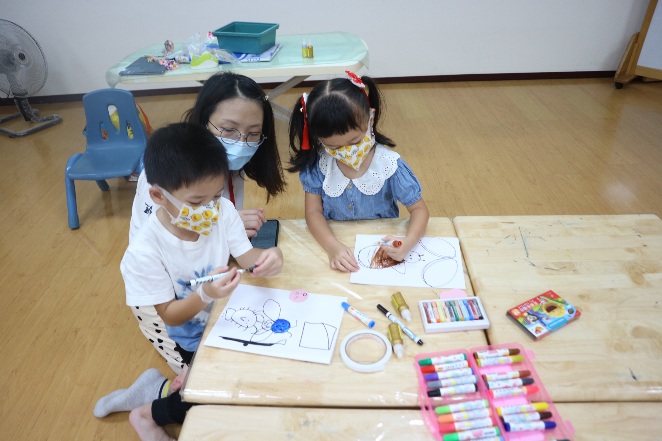 1141101(1)繪本時間：客語—暗晡頭个天頂（晚上的天空）