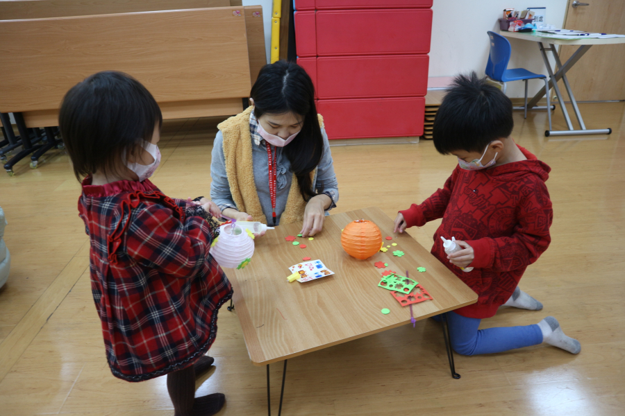 1120202(1)繪本時間:慶元宵-春暖花開造型燈籠