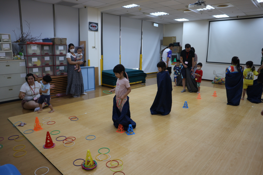 1141011(1)親子遊戲：蹦蹦跳跳