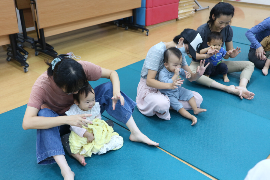 1141118(1)親子遊戲：親子瑜珈－翱翔天空趣！