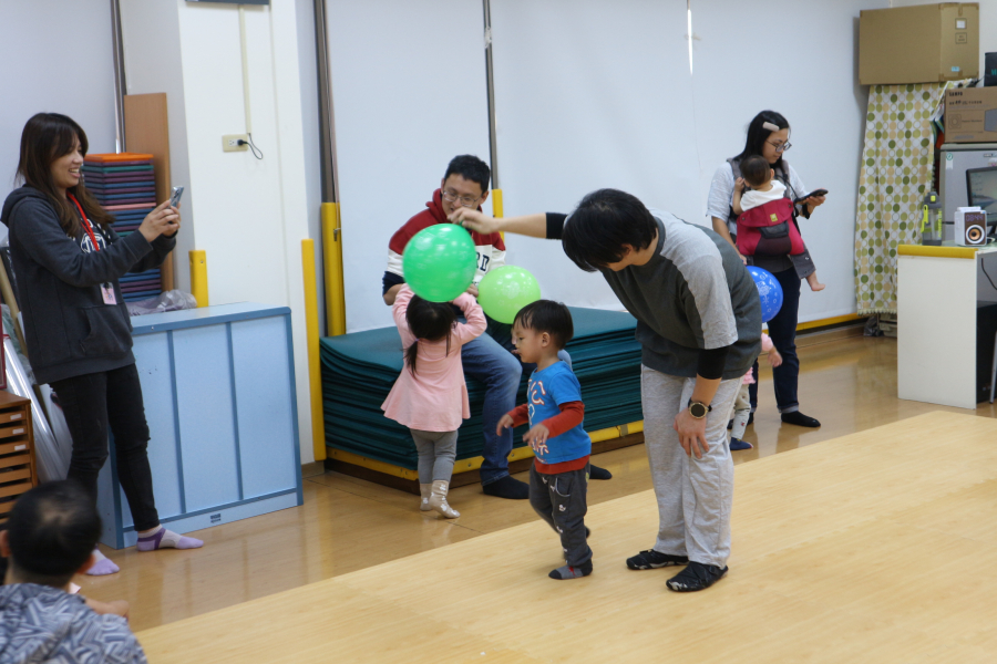 1141122(2)親子遊戲：體能－五彩繽紛熱氣球