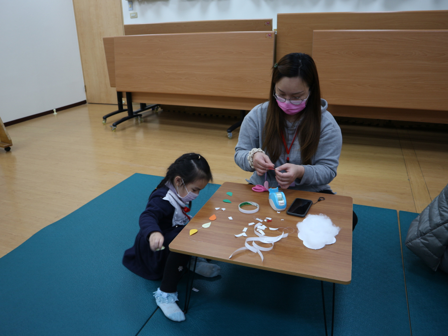 1110114(2)繪本時間：製造天氣的小雲兒