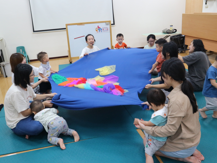 1150707(1)親子遊戲：親子瑜珈－滴滴答答下雨了!