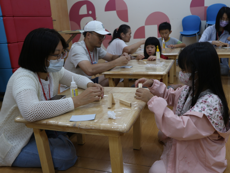 1141116(2)藝術創作：木工－聖誕樹