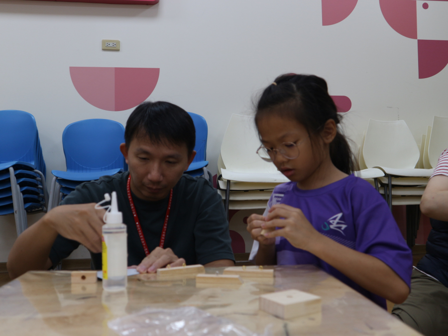 1141116(2)藝術創作：木工－聖誕樹