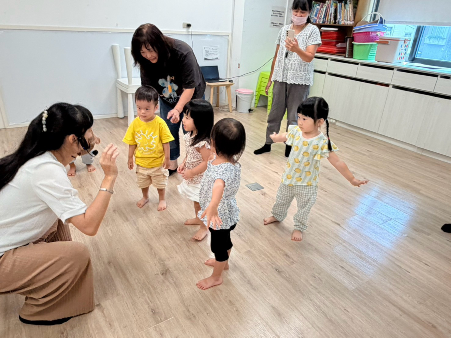 蟬兒吱吱叫