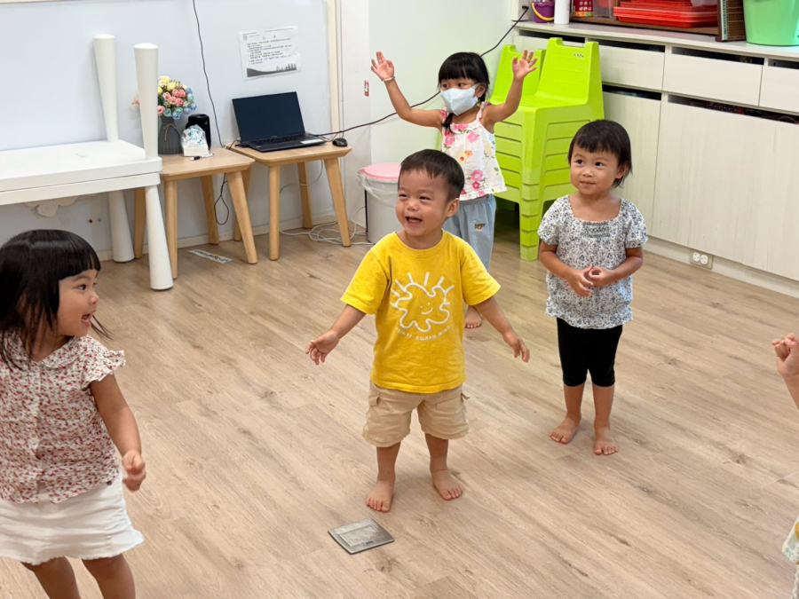 蟬兒吱吱叫