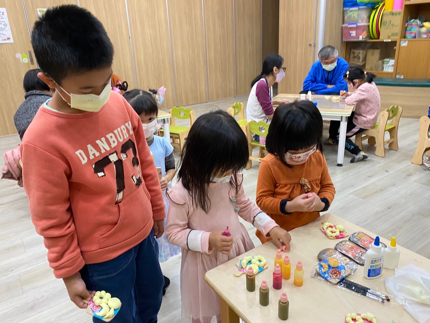 親子活動-美感：輕黏土：好吃的麵包