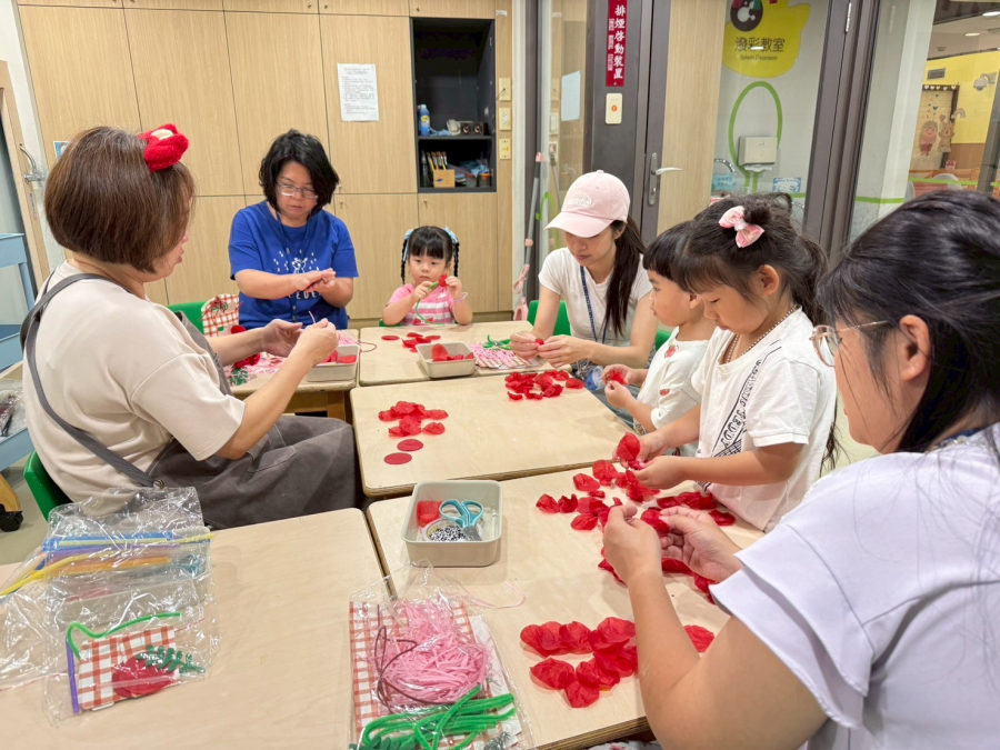 LINE_ALBUM_1140507親子活動-潑彩教室kꭁj[