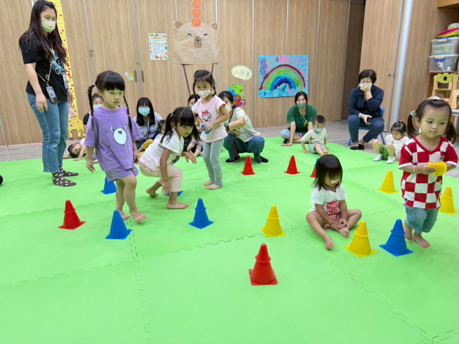 LINE_ALBUM_1140605親子活動-體能-色彩總動員_250605_46_25