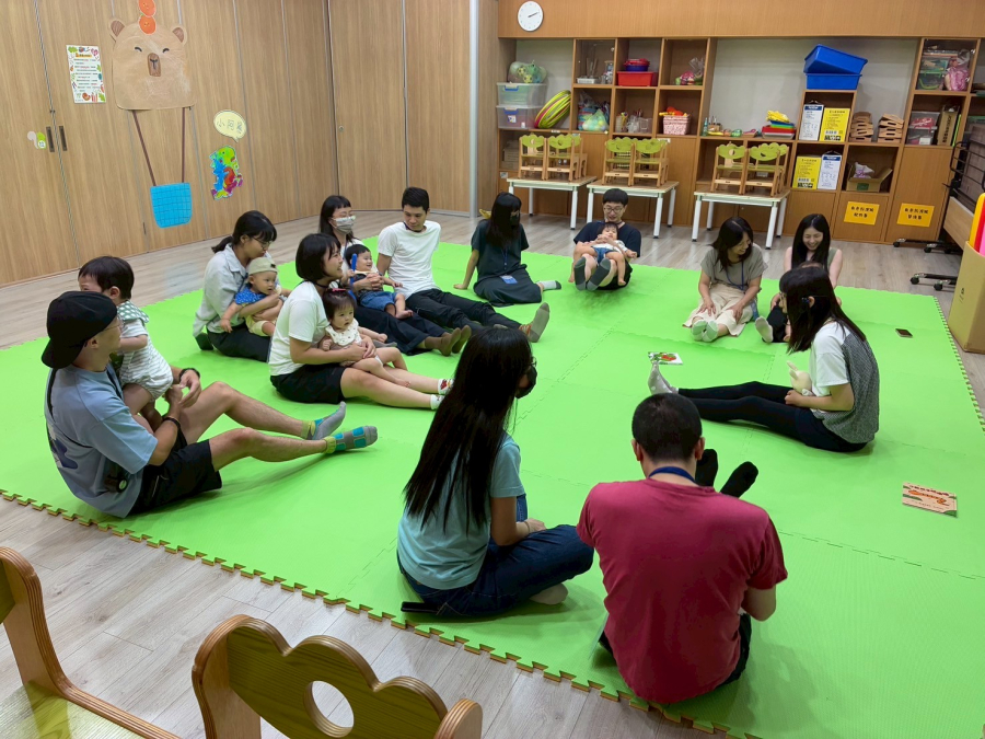 LINE_ALBUM_1140601育兒指導-寶寶手`b{ɮyIΉΙyKa`̍L
W