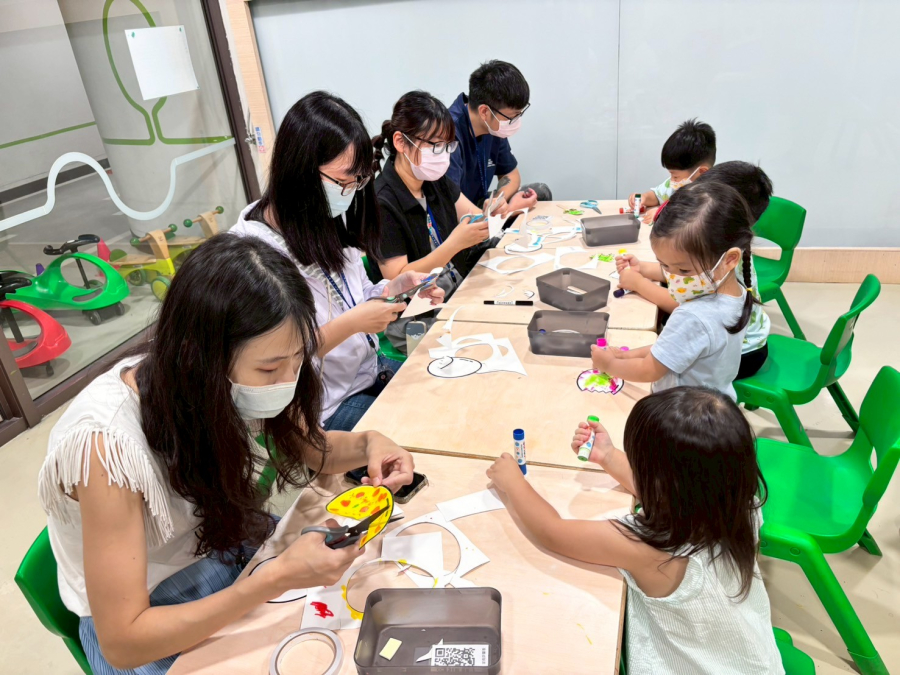 LINE_ALBUM_1140620親子活動-潑彩教室��k�m�Y6%+:#�9�:lm���_250620_3_