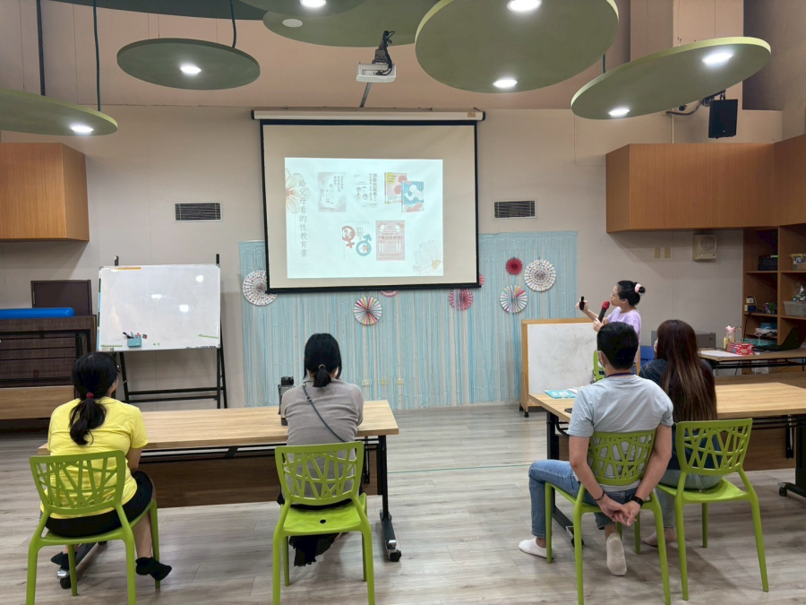 LINE_ALBUM_1140719親職教育講座-與`V����C���h
v*���&���k�����C���iY��+.Y(�ZڞZ���yI�doy.+za�z)�y�9.��̍L�NW̗�