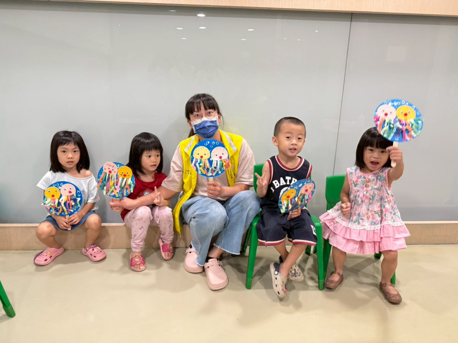 LINE_ALBUM_1140808親子活動-潑彩教室��k��݁�:iȞK����Y.�'�̍L̍