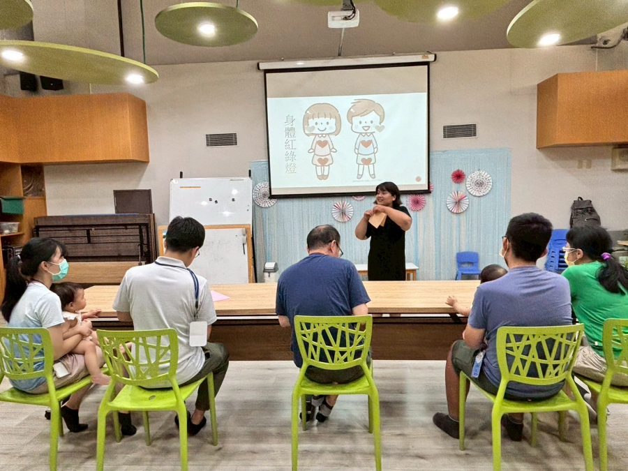 LINE_ALBUM_1140809親職教育講座-安��K�[�6`|�親子共職`bꭁ��NyX�{y�y�Nz��K���%�#S����