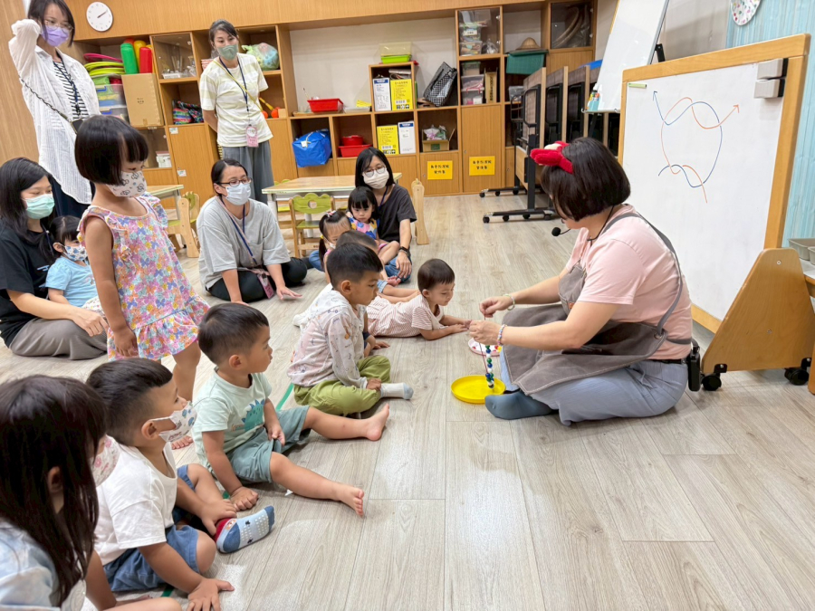 LINE_ALBUM_1140820育兒指導-手`^r�6S������6��;`|�串珠手`f6)|������|�