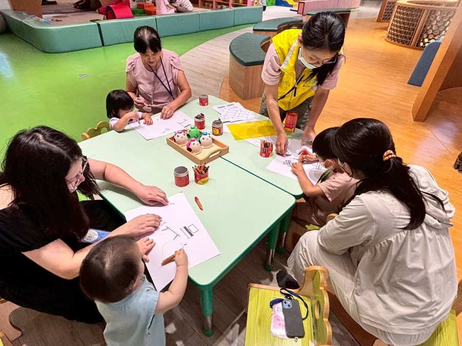 LINE_ALBUM_1140912親子活動-益智角��k��ۚb��K����Y.�'�̍LLL��W�