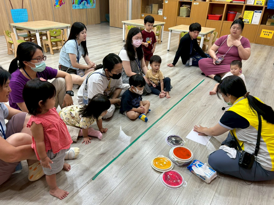 LINE_ALBUM_1141001親子活動-繪本故事`vɮ���h�.��`|�_251001_11