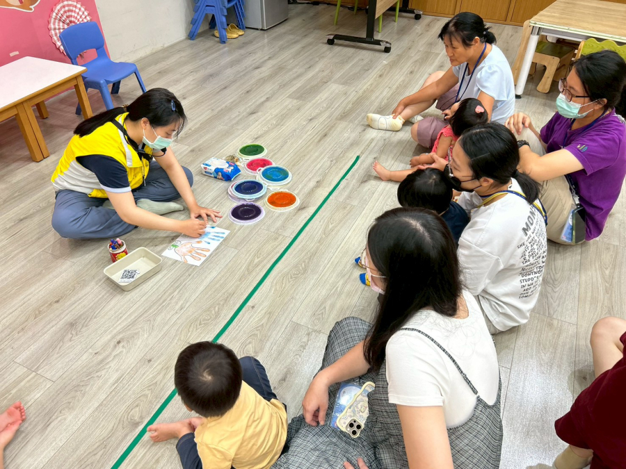 LINE_ALBUM_1141001親子活動-繪本故事`vɮ���h�.��`|�_251001_12