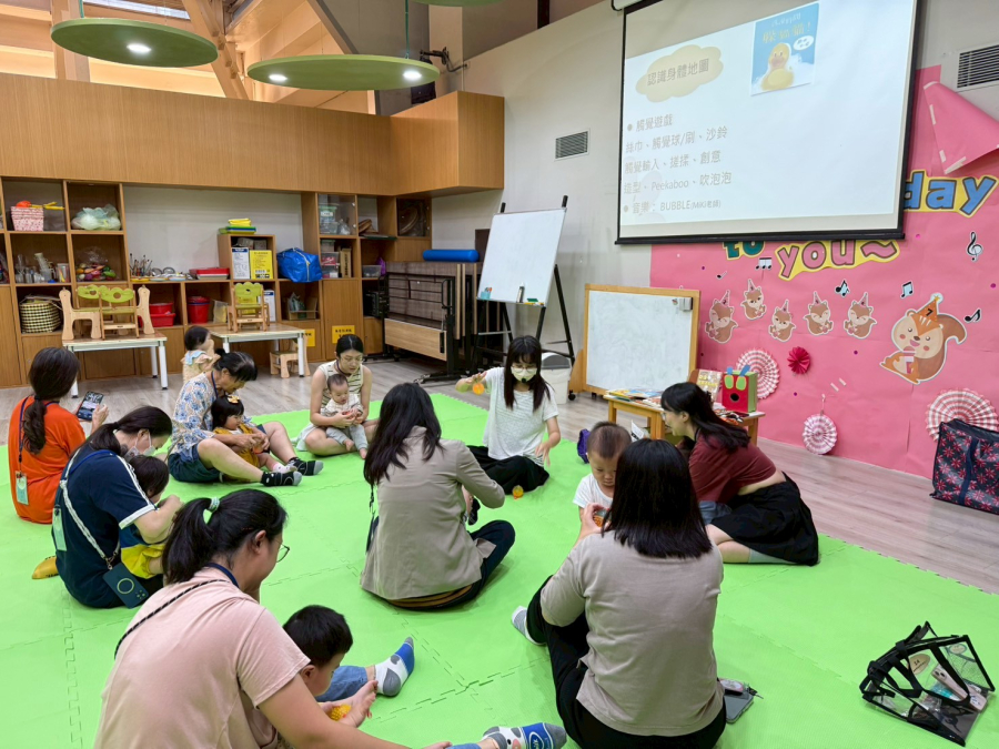 LINE_ALBUM_1141022育兒指導-嬰幼兒感`V�c��K�.W�+�