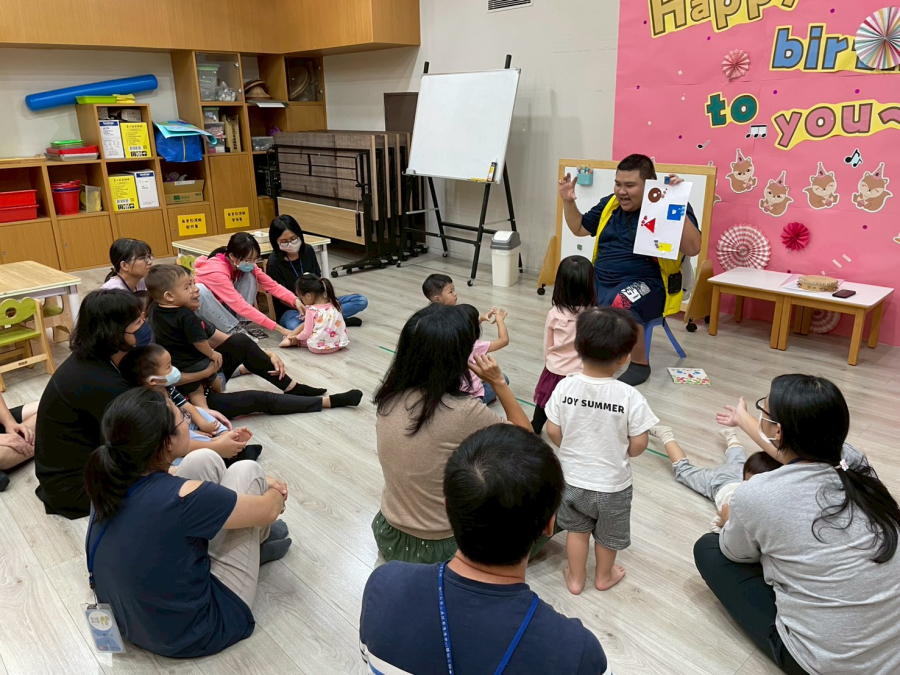 LINE_ALBUM_1141105親子活動-繪本故事`vɮY8�Y[�� yoh���9i)���吹_251105_18