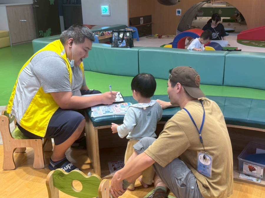 LINE_ALBUM_1141114兒童發展筁����|������|�|��