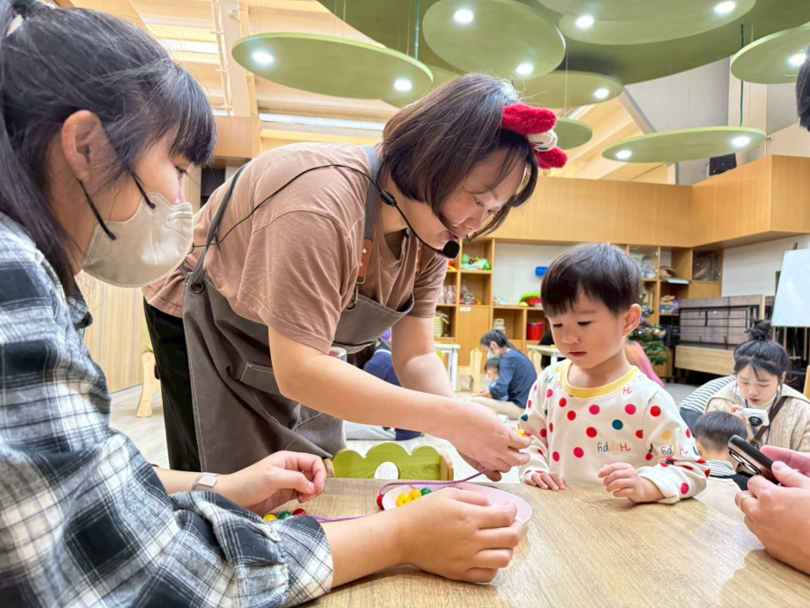 LINE_ALBUM_1141211育兒指導-手`^r�6S������6��;`|�穿`^�k�v�|������|�