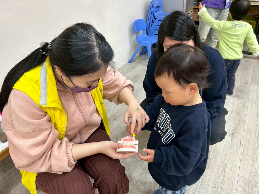 LINE_ALBUM_1150115育兒指導-牙齒亮晶晶_260115_3_