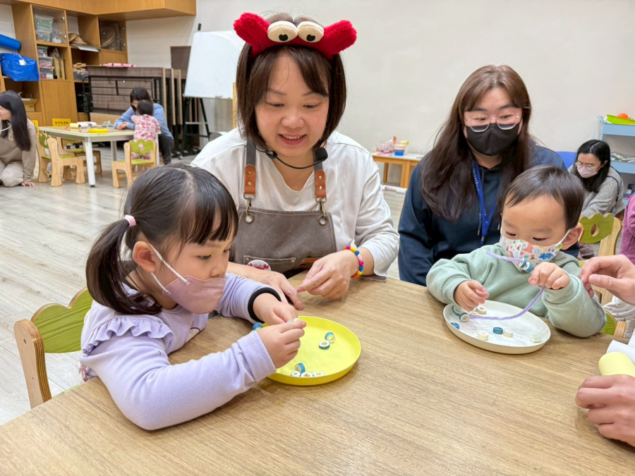 LINE_ALBUM_1150205育兒指導-手`^r�6S������6��;`|�串珠手`f6)|������|�