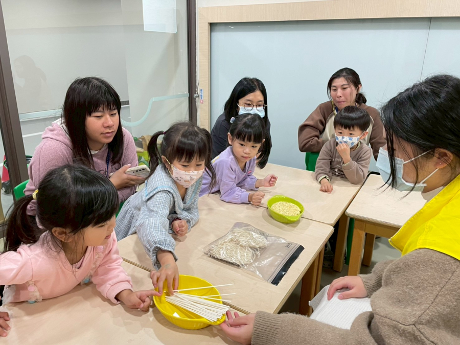 LINE_ALBUM_1150205親子活動-潑彩教室��k�N�� yiozem���長`^j���|������|�