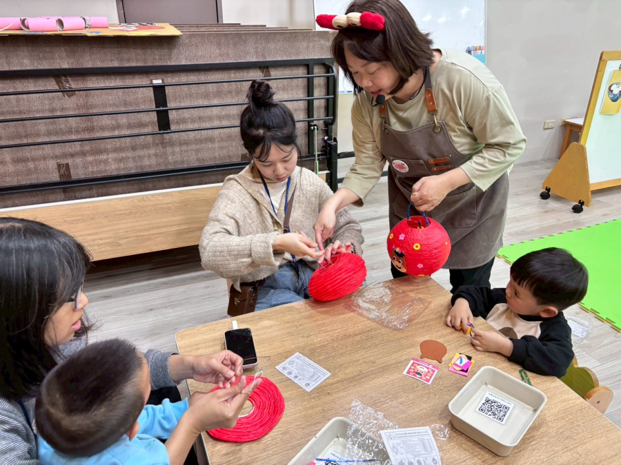 LINE_ALBUM_1150206親子活動-�;�}��&�a`���燈籠_260206_18